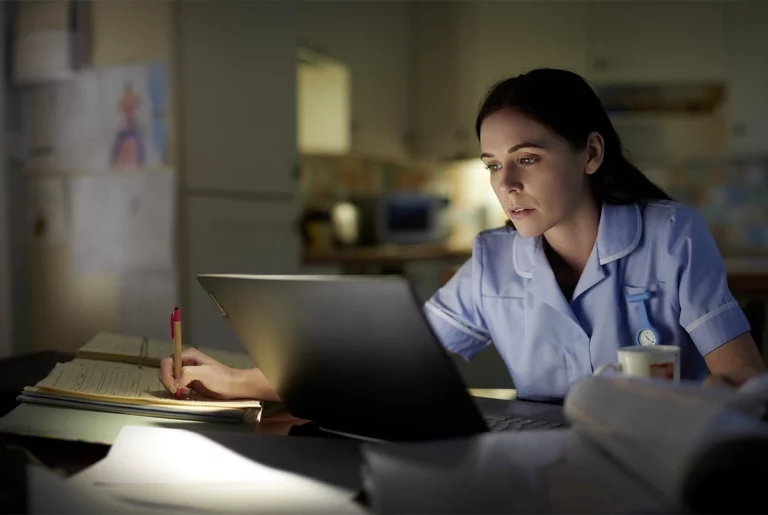 Mehr Effizienz mit dem Planen von Arbeitszeitmodellen, Urlaub und Schichten